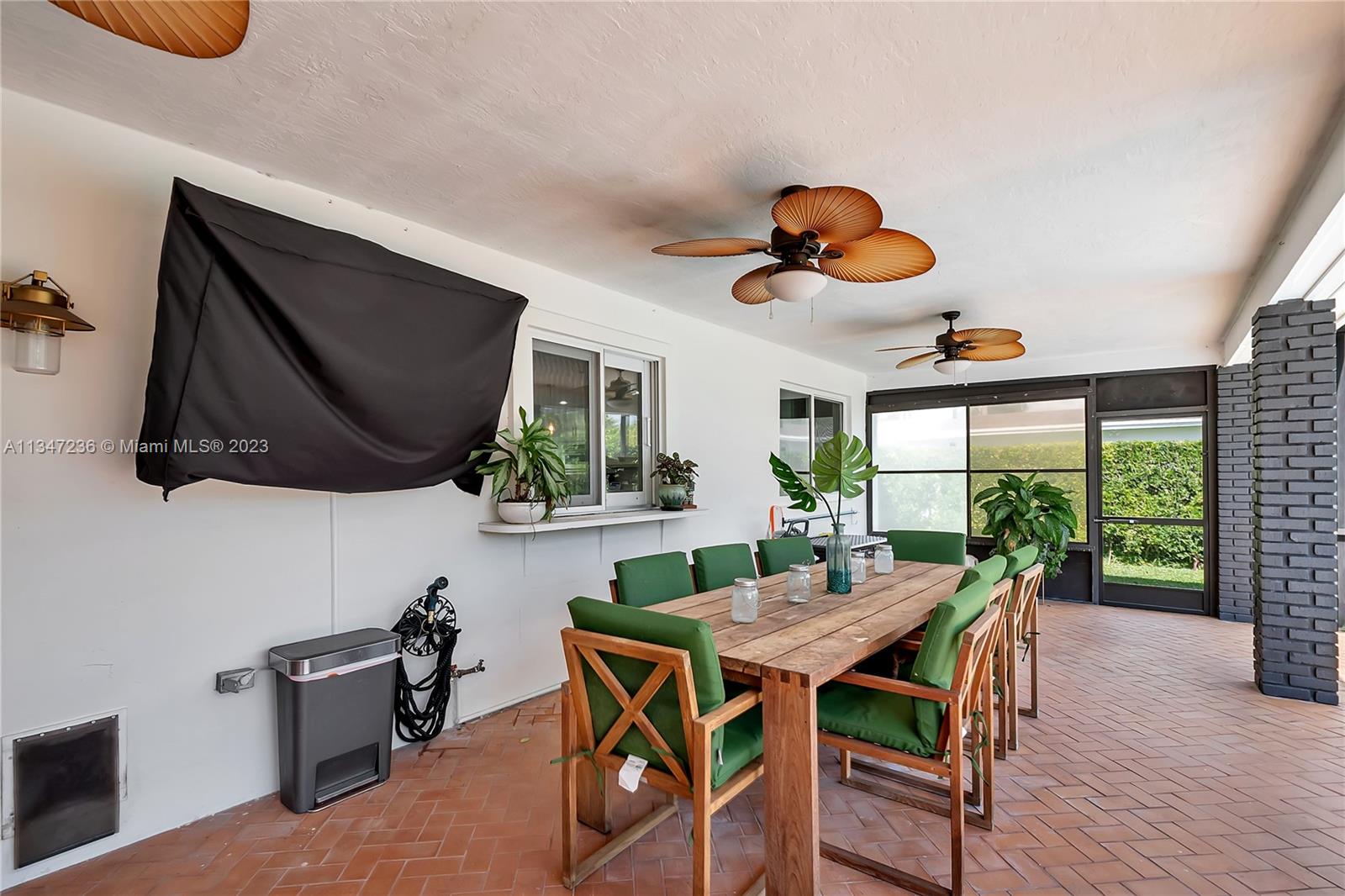 CORAL REEF ESTATES - Residential