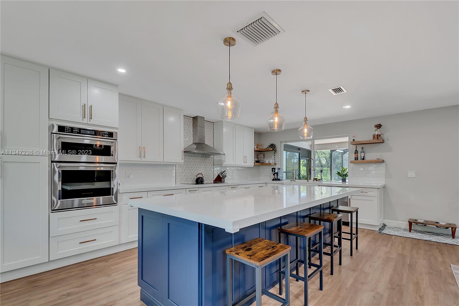 CORAL REEF ESTATES - Residential