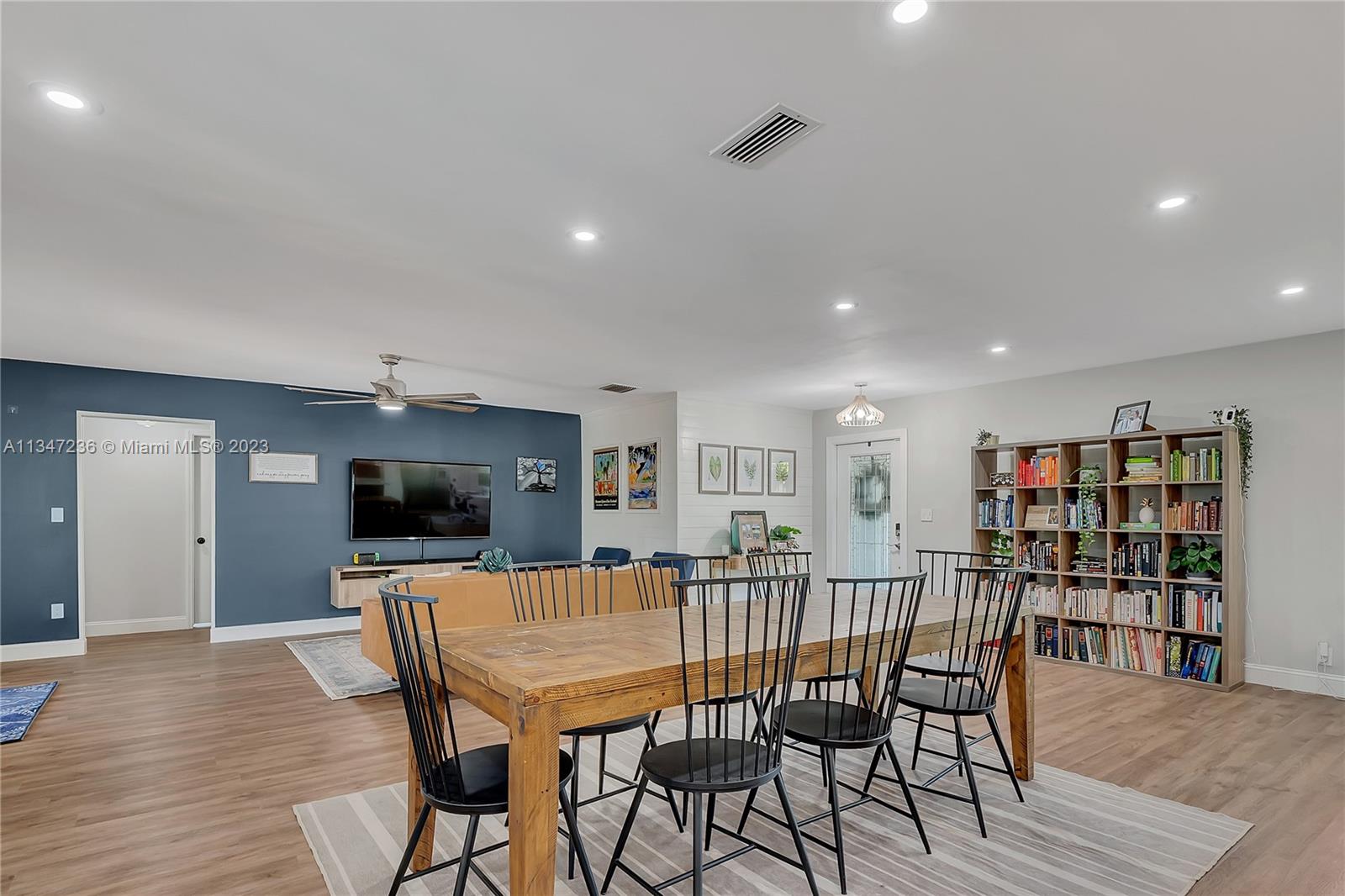 CORAL REEF ESTATES - Residential