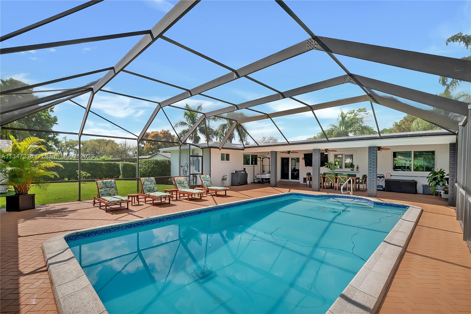 CORAL REEF ESTATES - Residential