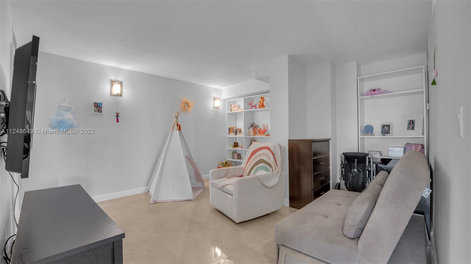 MALAGA TOWERS CONDO - Residential