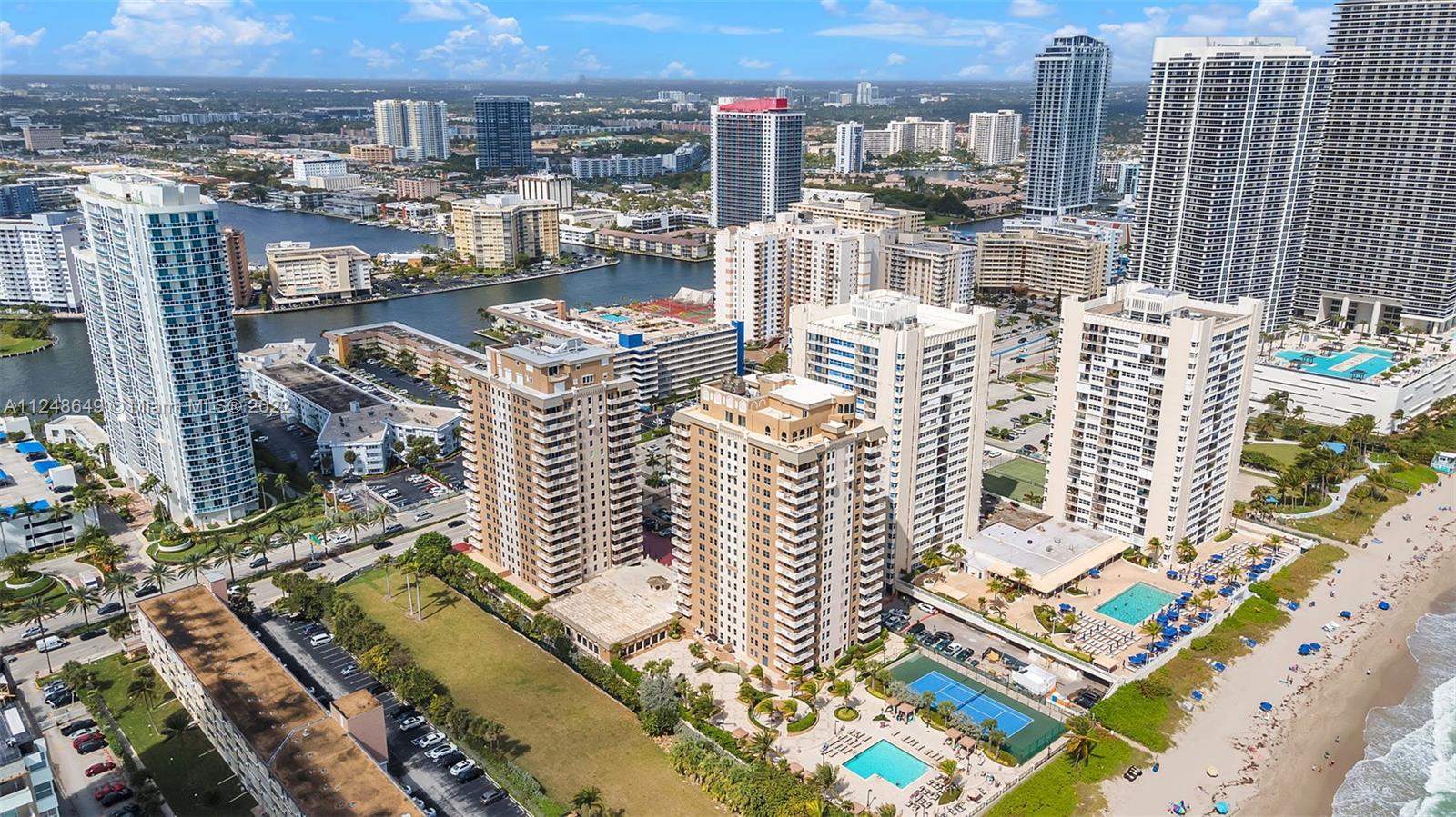 MALAGA TOWERS CONDO - Residential