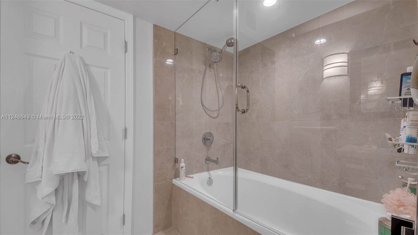 MALAGA TOWERS CONDO - Residential