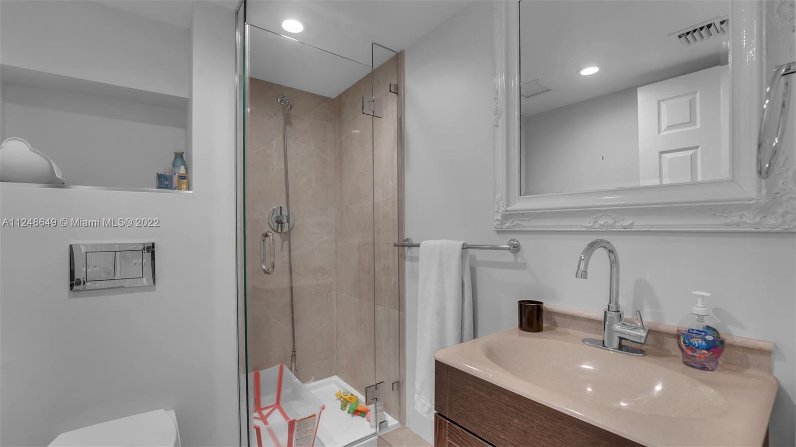 MALAGA TOWERS CONDO - Residential