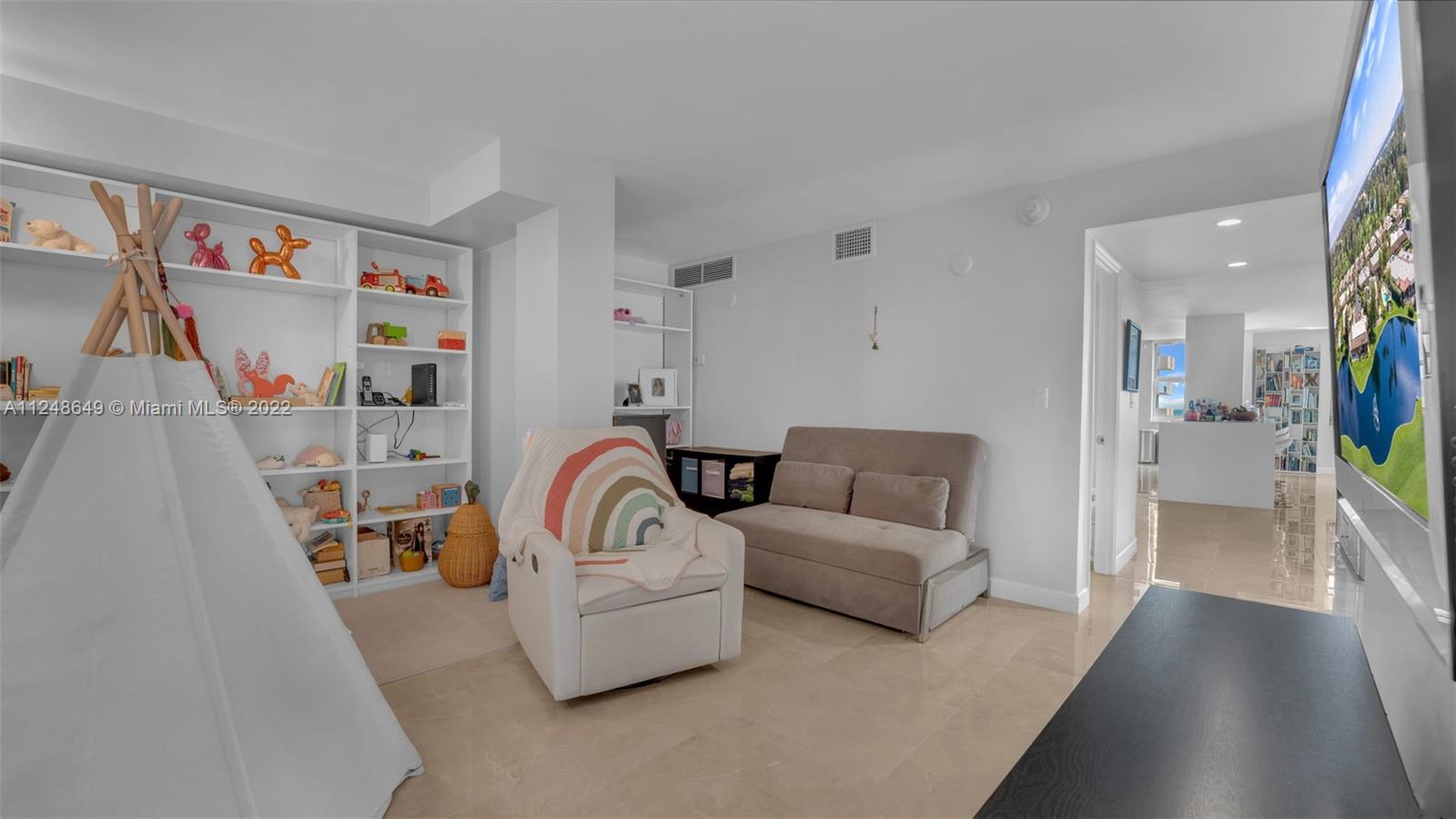 MALAGA TOWERS CONDO - Residential