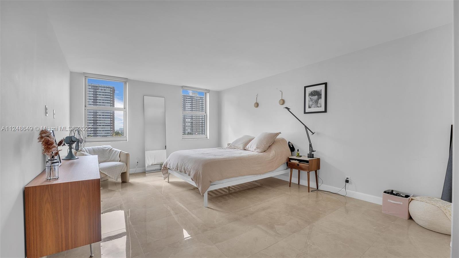 MALAGA TOWERS CONDO - Residential