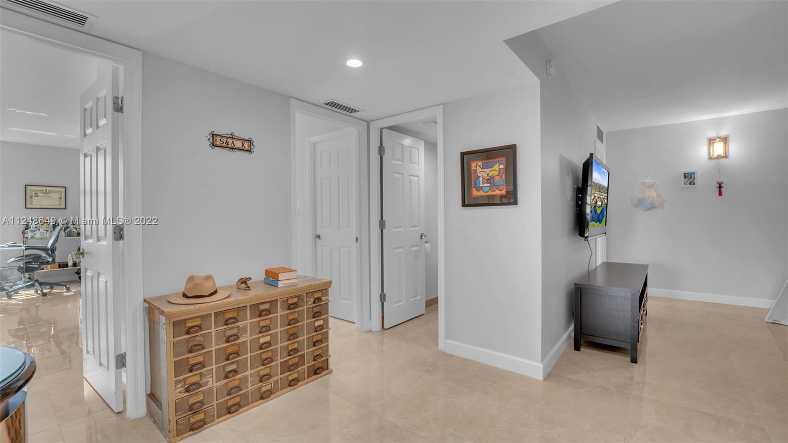 MALAGA TOWERS CONDO - Residential