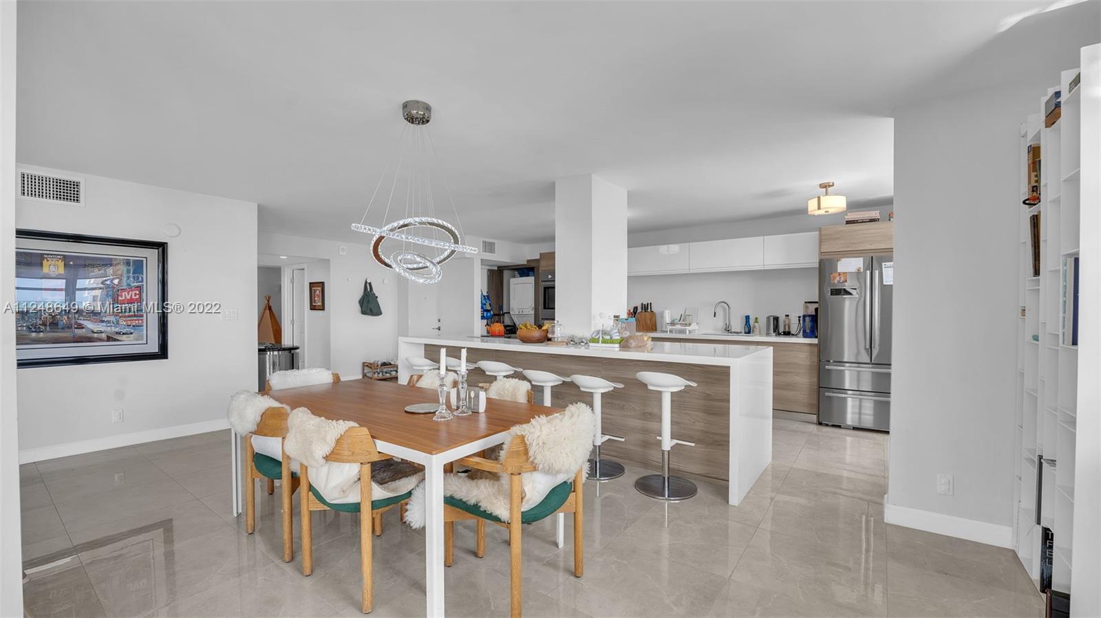 MALAGA TOWERS CONDO - Residential