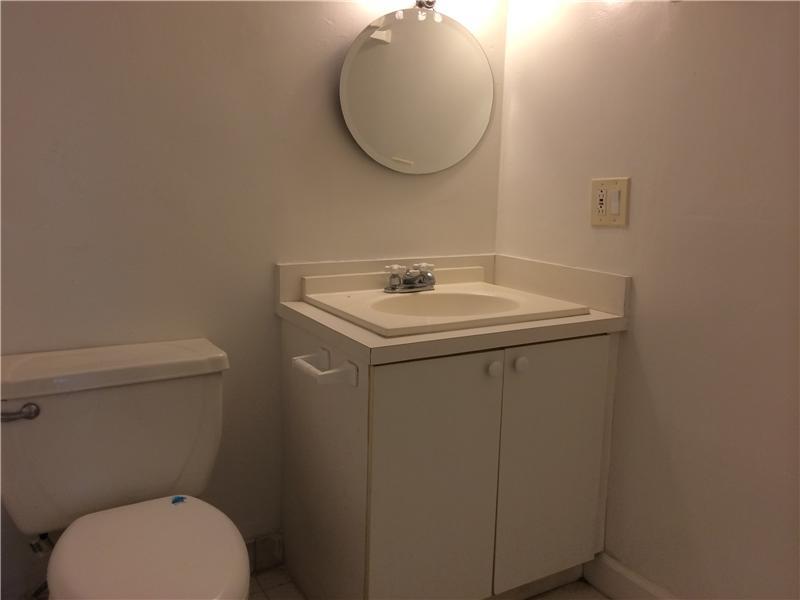 SUNSET VILLAS - Residential Lease