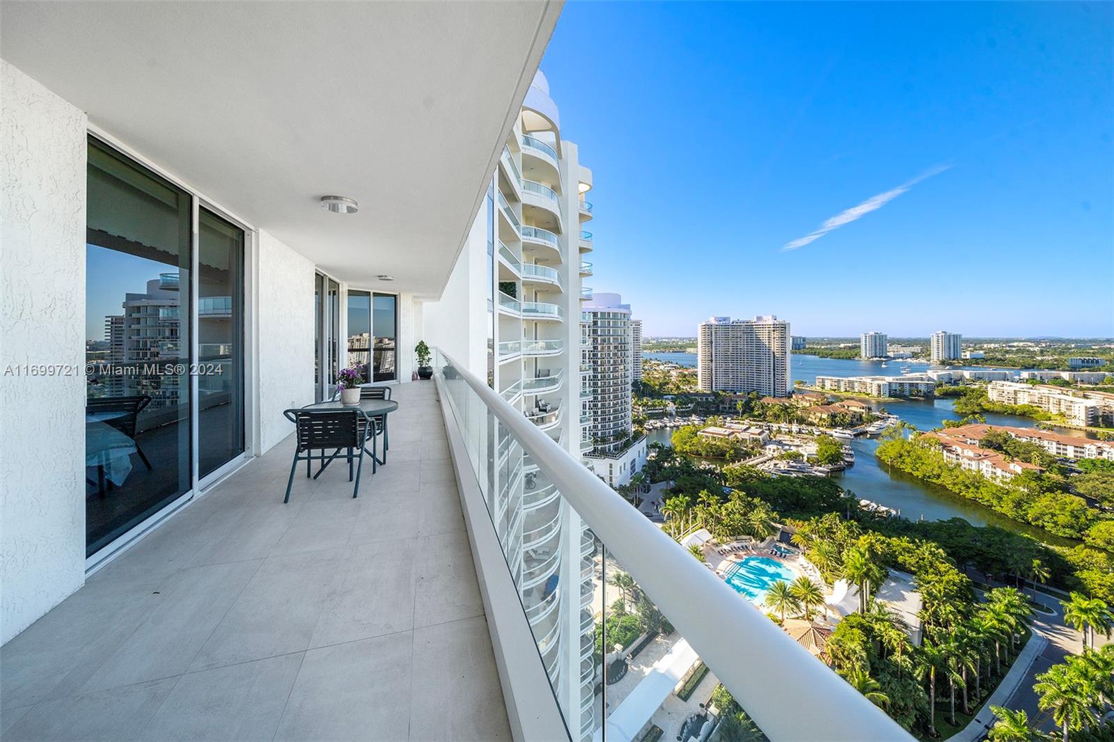 BELLAMARE @ WILLIAMS ISLA - Residential