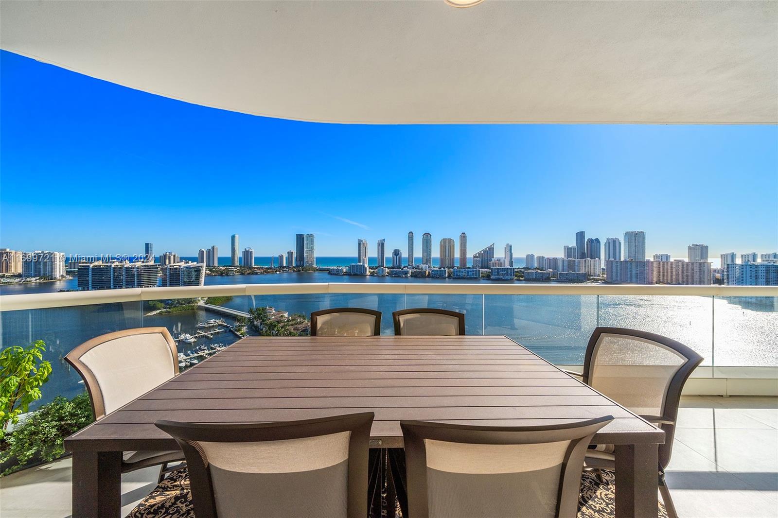 BELLAMARE @ WILLIAMS ISLA - Residential