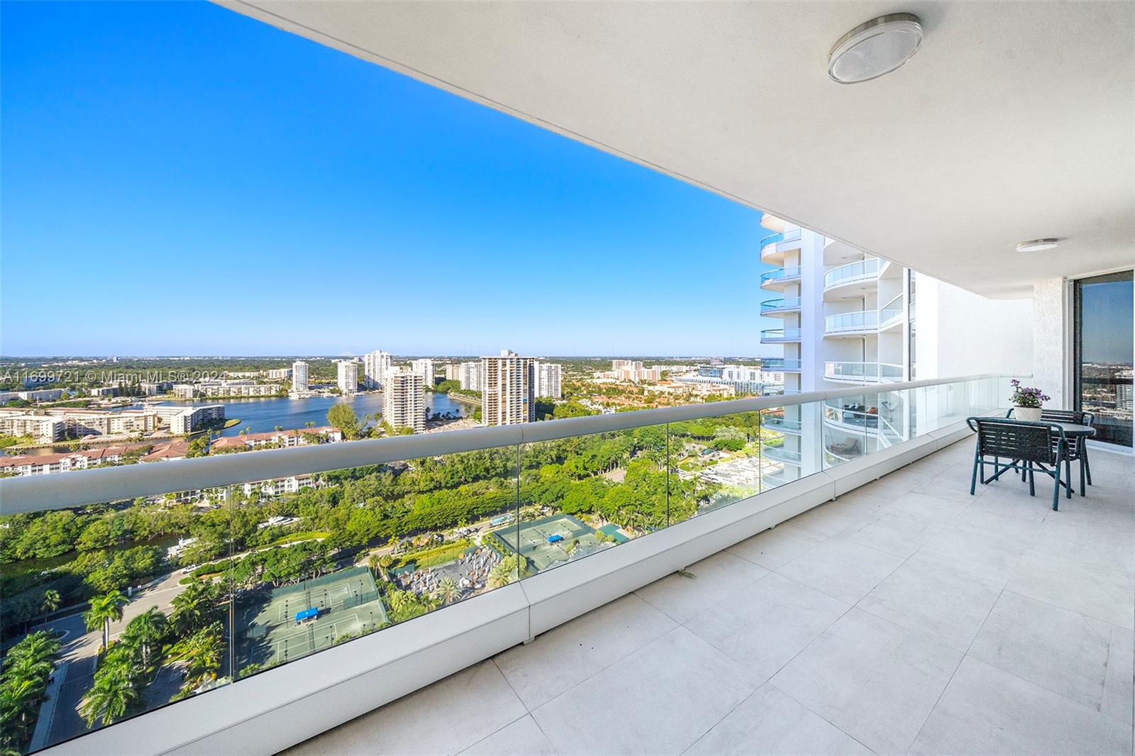 BELLAMARE @ WILLIAMS ISLA - Residential