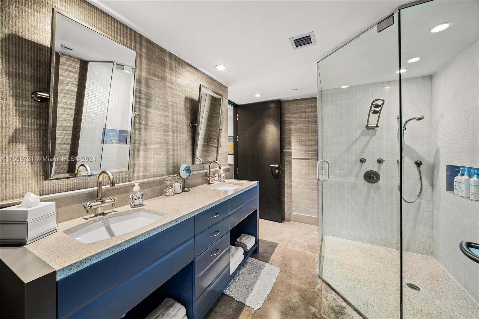 BELLAMARE @ WILLIAMS ISLA - Residential