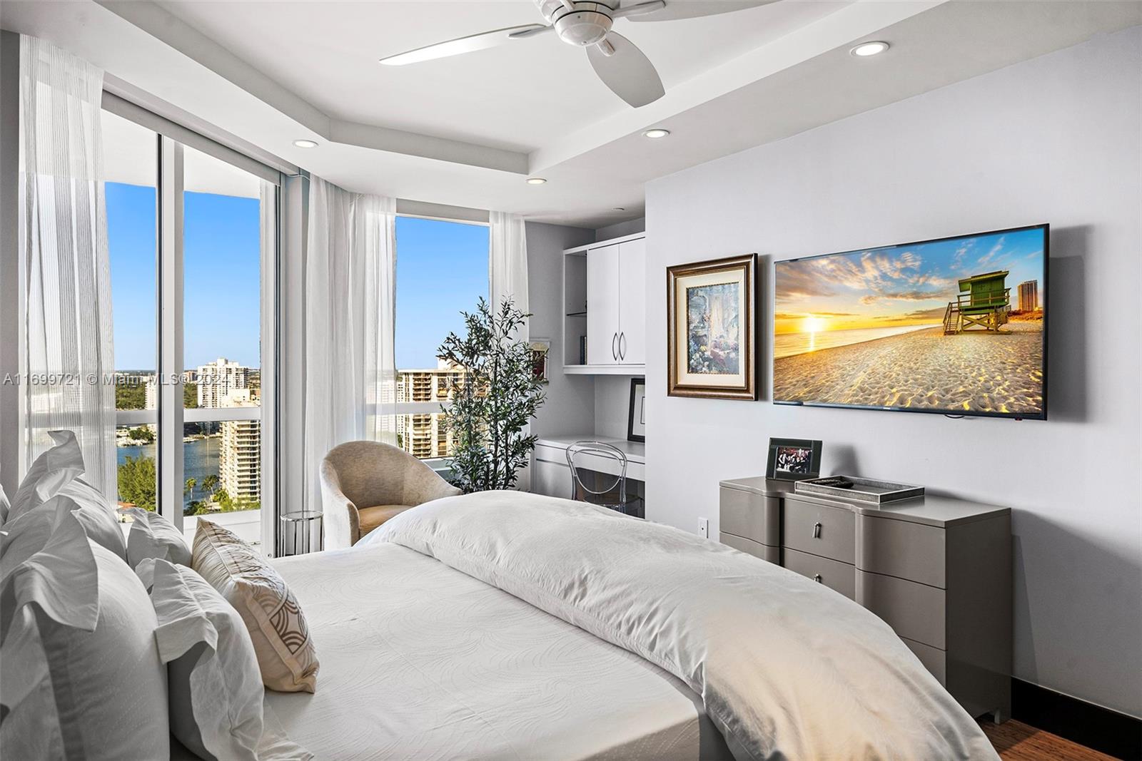 BELLAMARE @ WILLIAMS ISLA - Residential