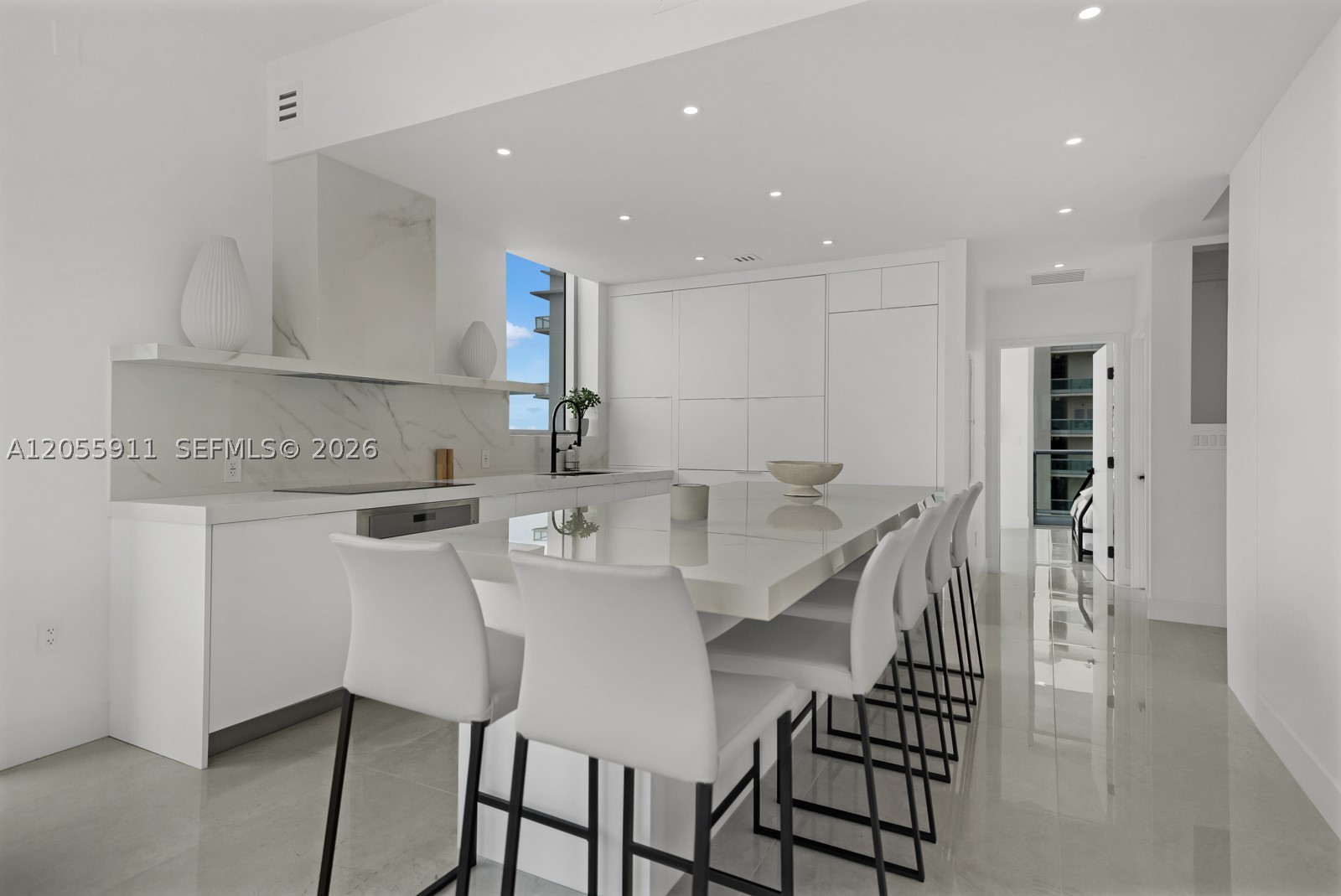 ELOQUENCE ON THE BAY COND - Residential