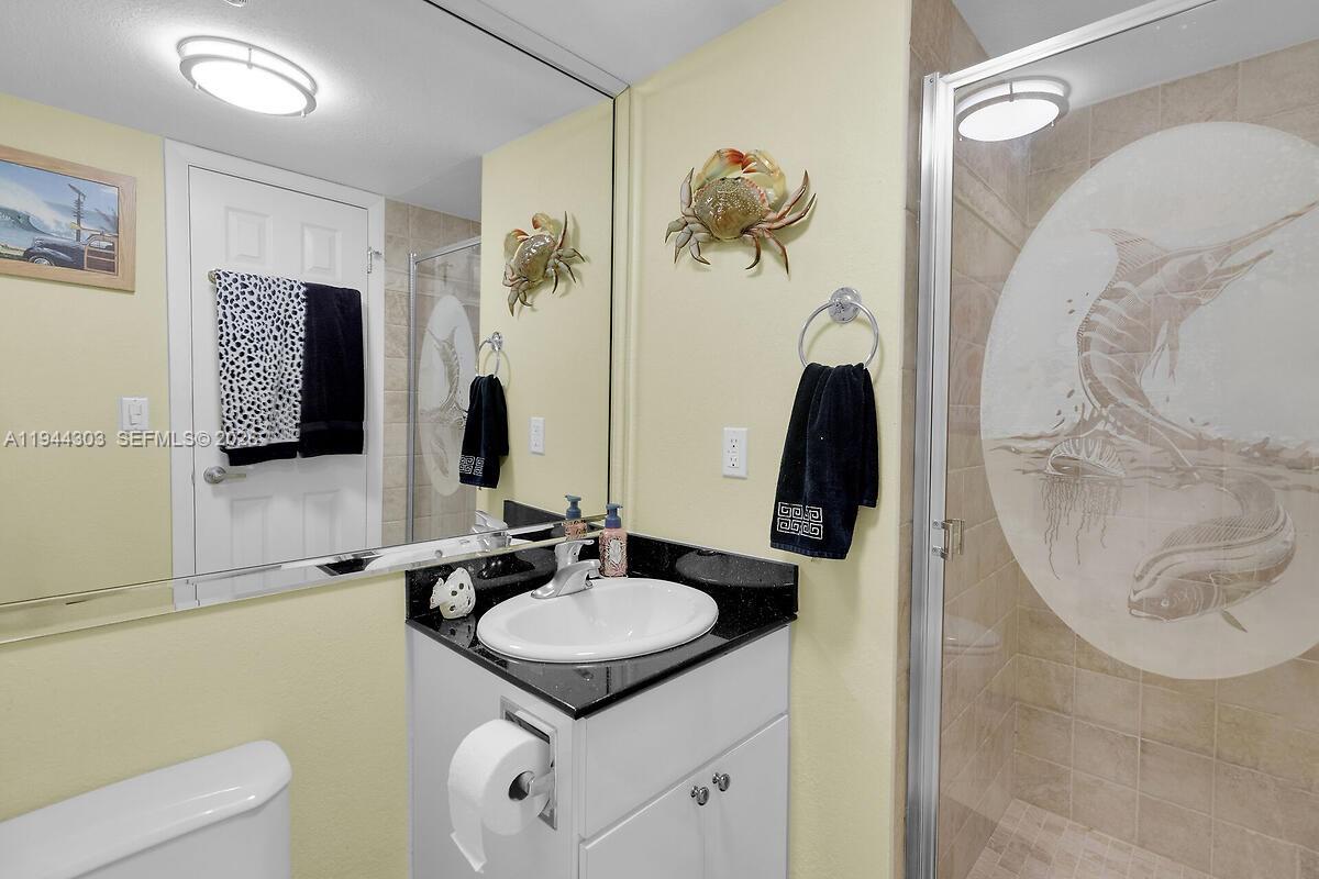 EXECUTIVE BAY CLUB - Residential
