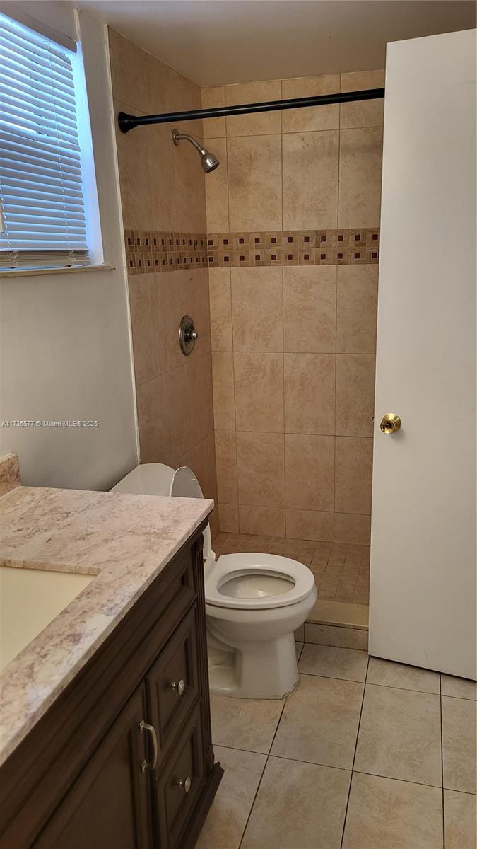 FIRST MOORINGS CONDO - Residential Lease