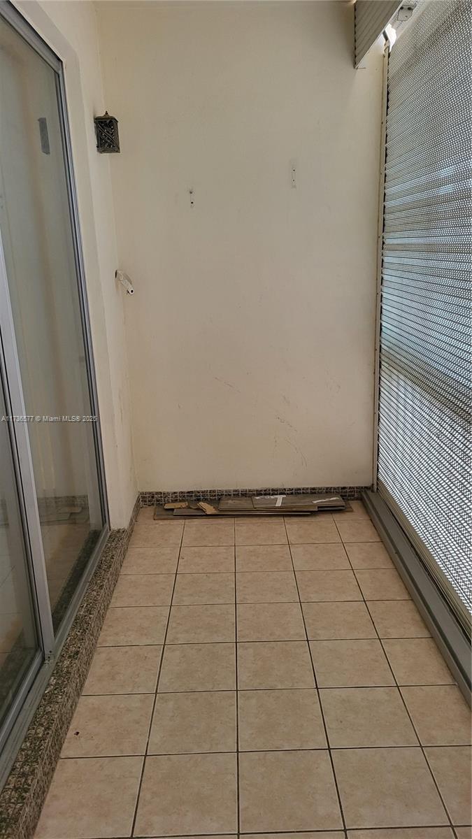 FIRST MOORINGS CONDO - Residential Lease