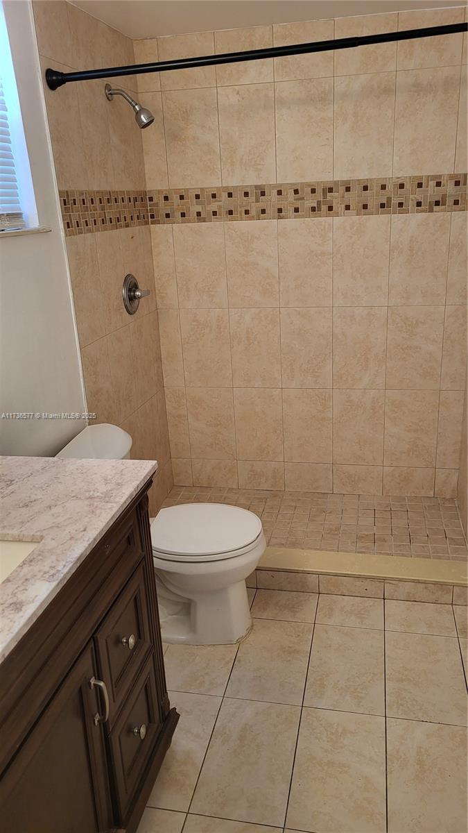 FIRST MOORINGS CONDO - Residential Lease