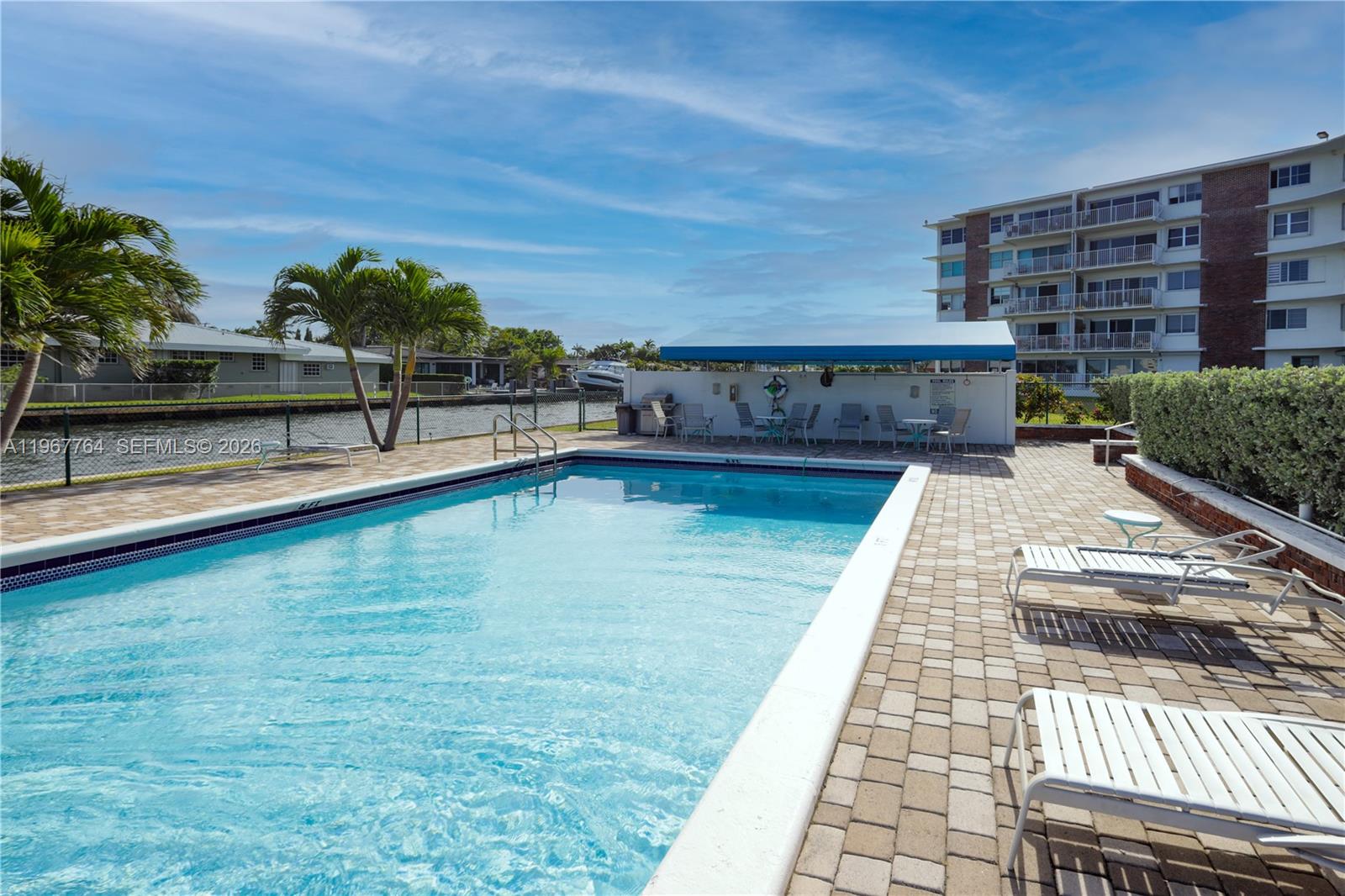 THE SHORES CONDO - Residential
