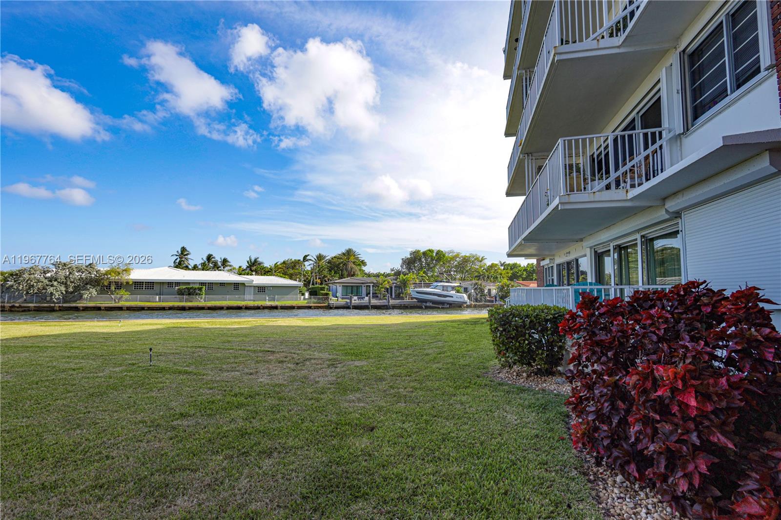 THE SHORES CONDO - Residential
