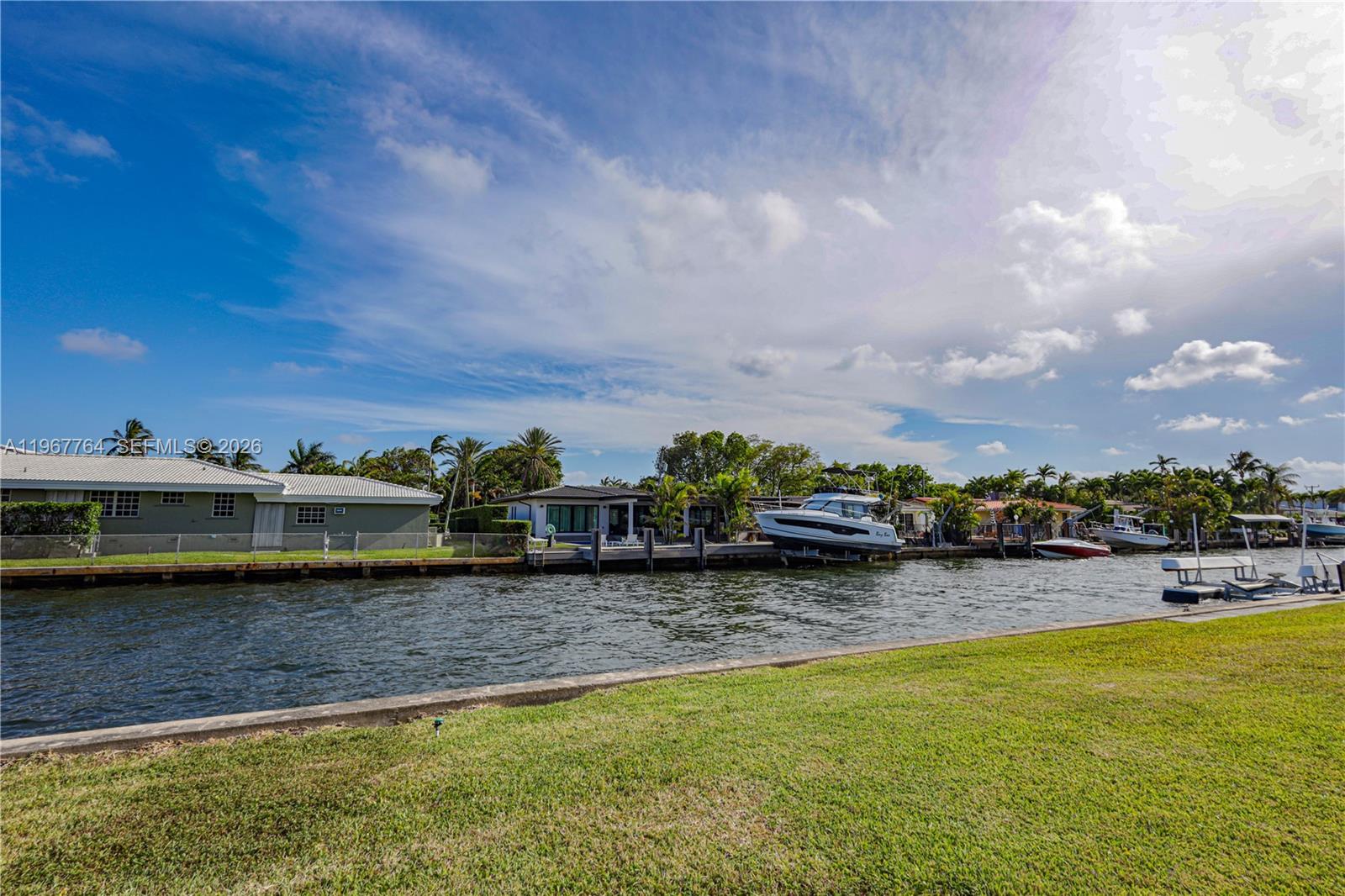 THE SHORES CONDO - Residential
