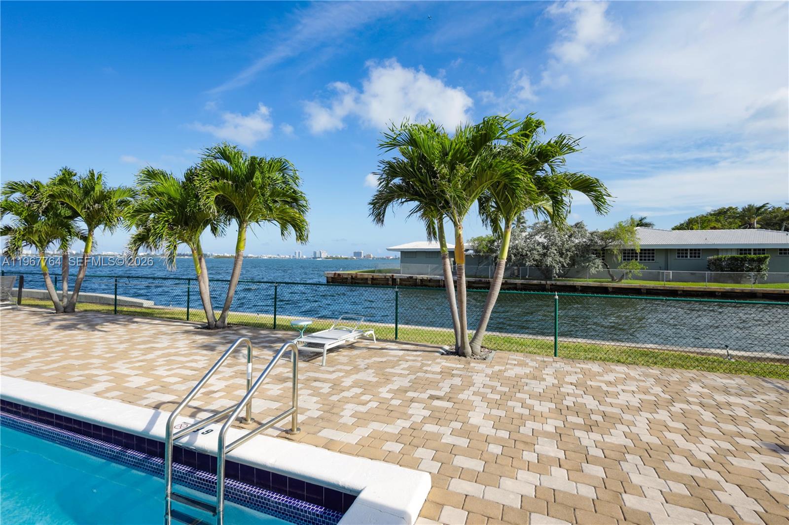 THE SHORES CONDO - Residential