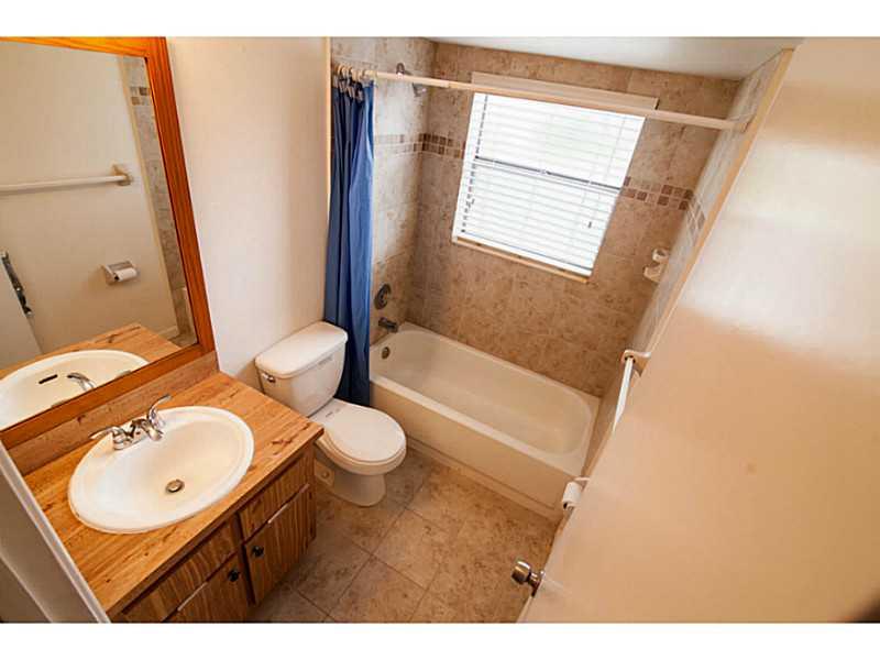 LAKEWOOD VILLAGE OF CORAL - Residential Lease