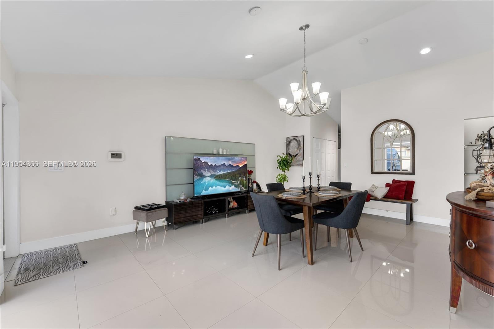 LESLIE PATIO HOMES SEC 4 - Residential