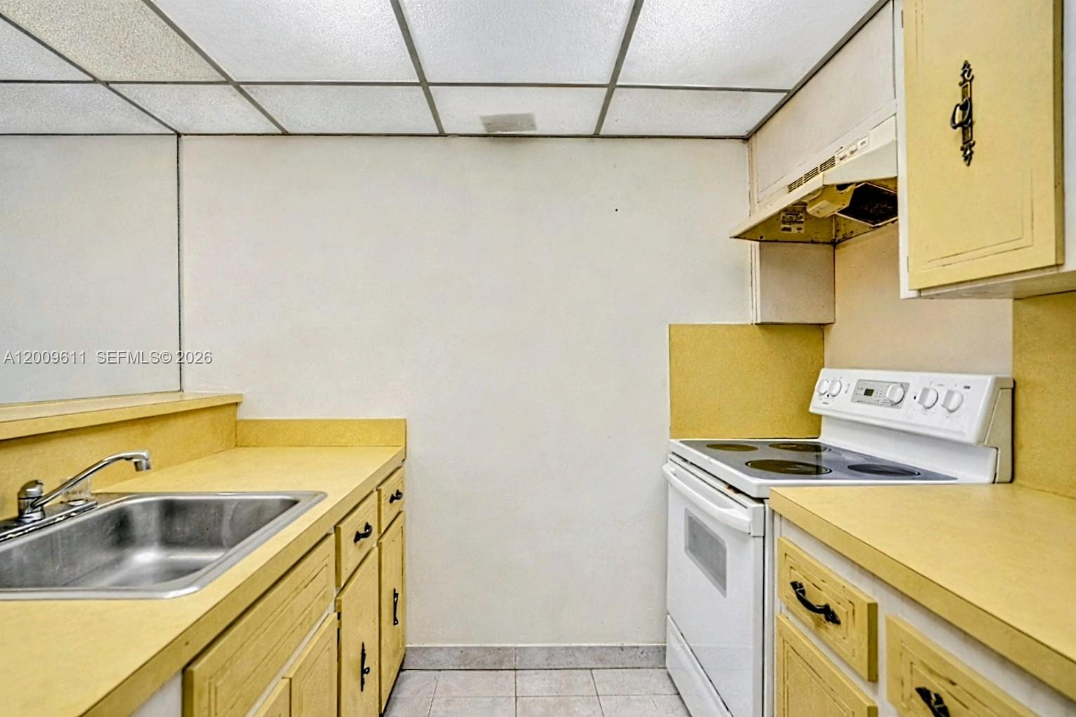 WINDWARD CONDO - Residential