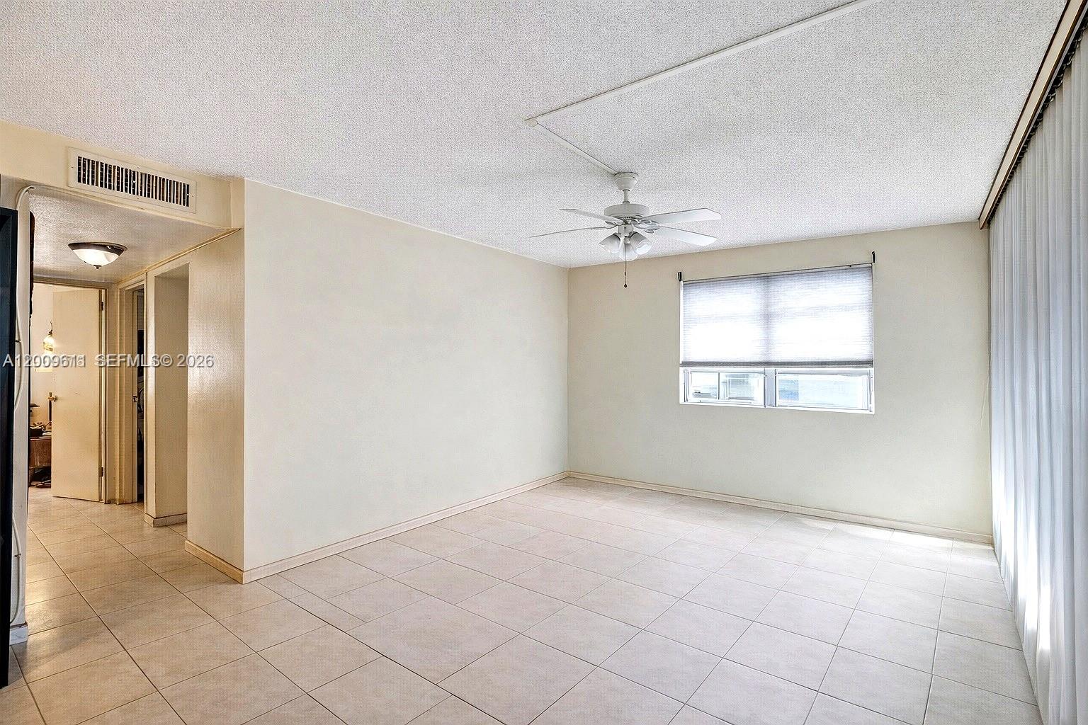 WINDWARD CONDO - Residential
