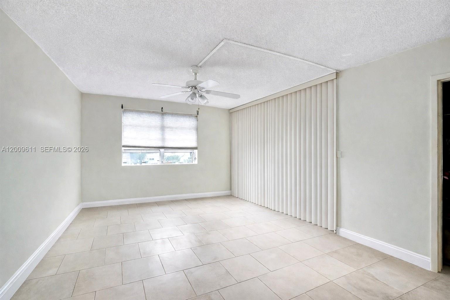 WINDWARD CONDO - Residential