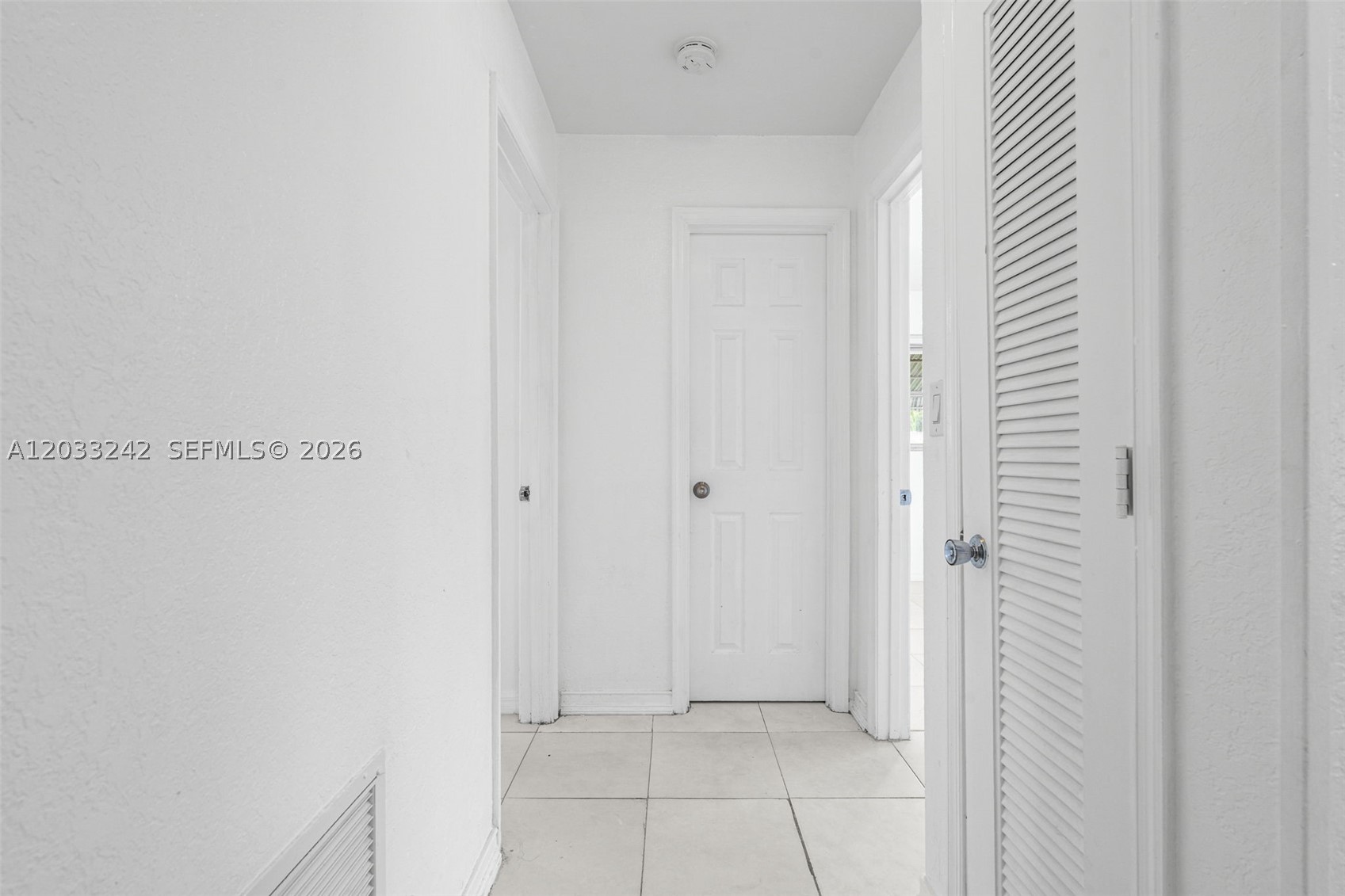 MAINLANDS OF TAMARAC LAKE - Residential Lease