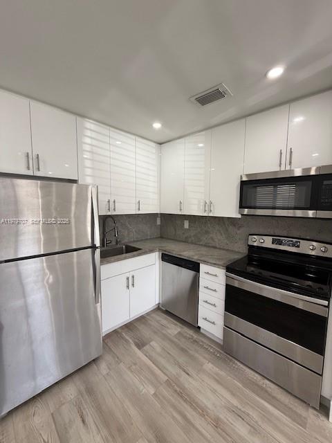 W D SANDFORDS - Residential Lease