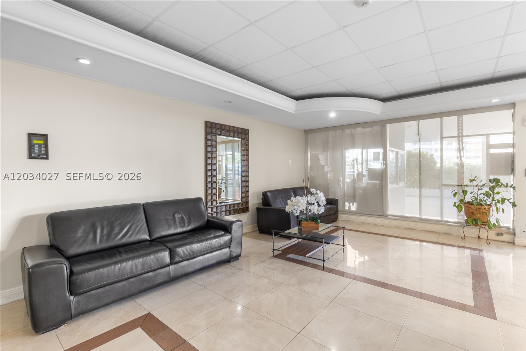 PLAZA TOWERS SOUTH CONDO - Residential