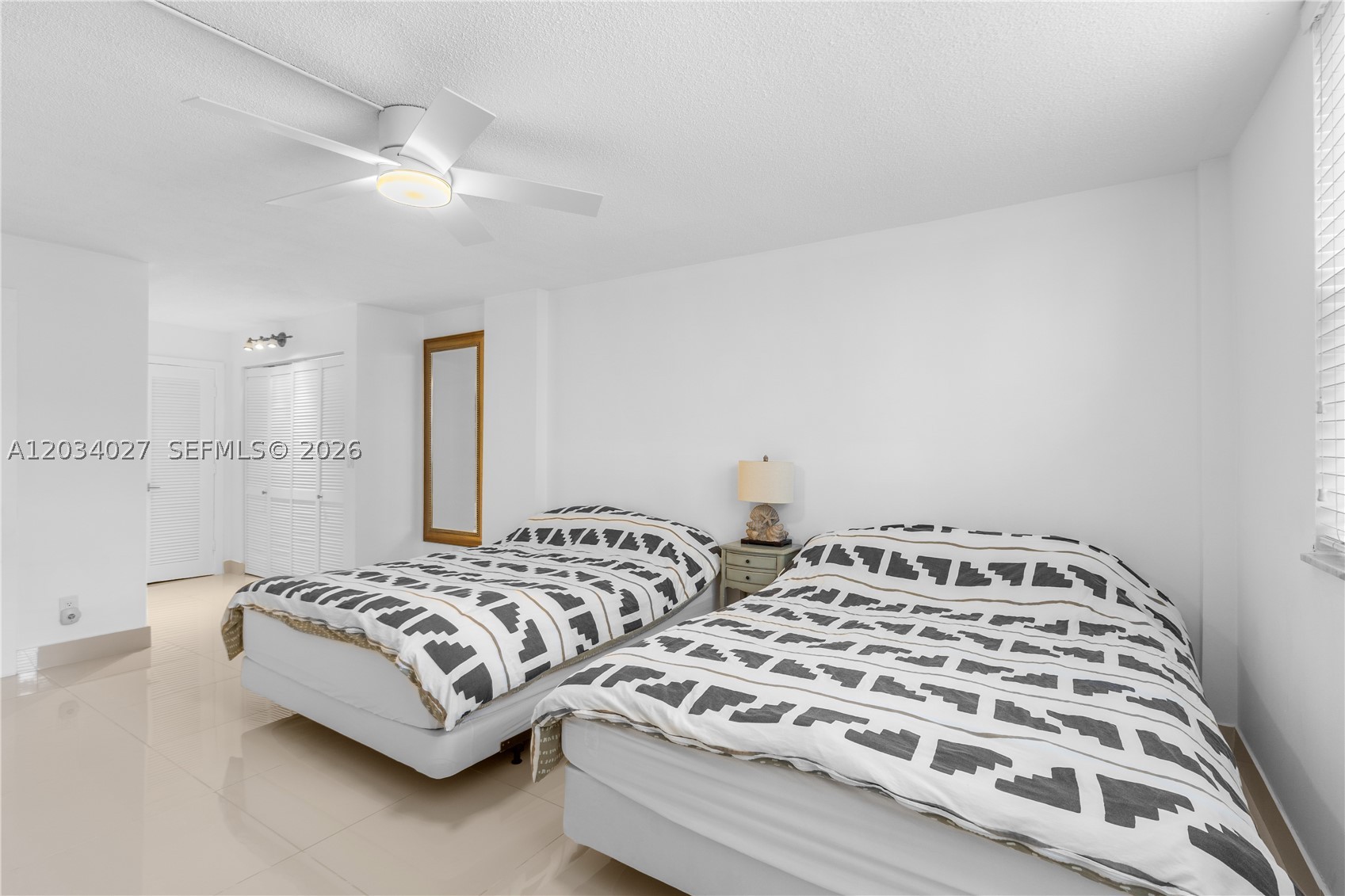 PLAZA TOWERS SOUTH CONDO - Residential
