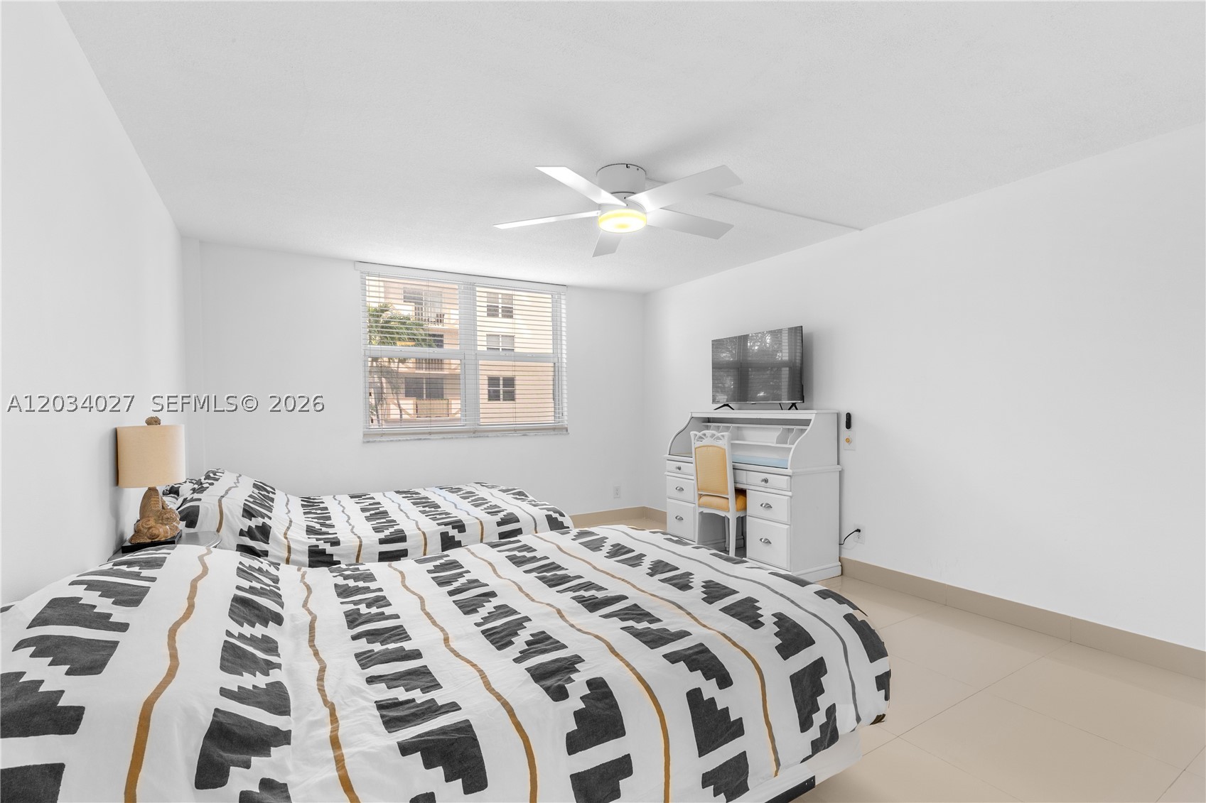 PLAZA TOWERS SOUTH CONDO - Residential