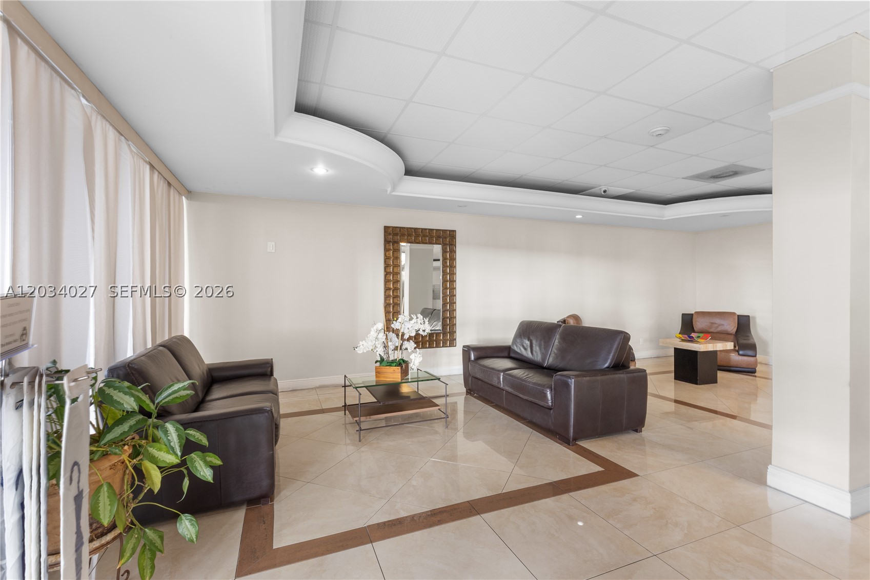 PLAZA TOWERS SOUTH CONDO - Residential