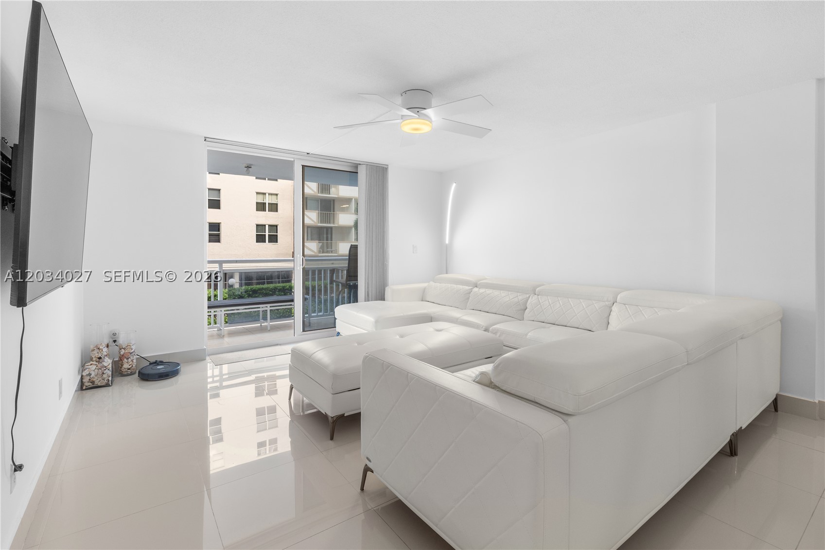 PLAZA TOWERS SOUTH CONDO - Residential