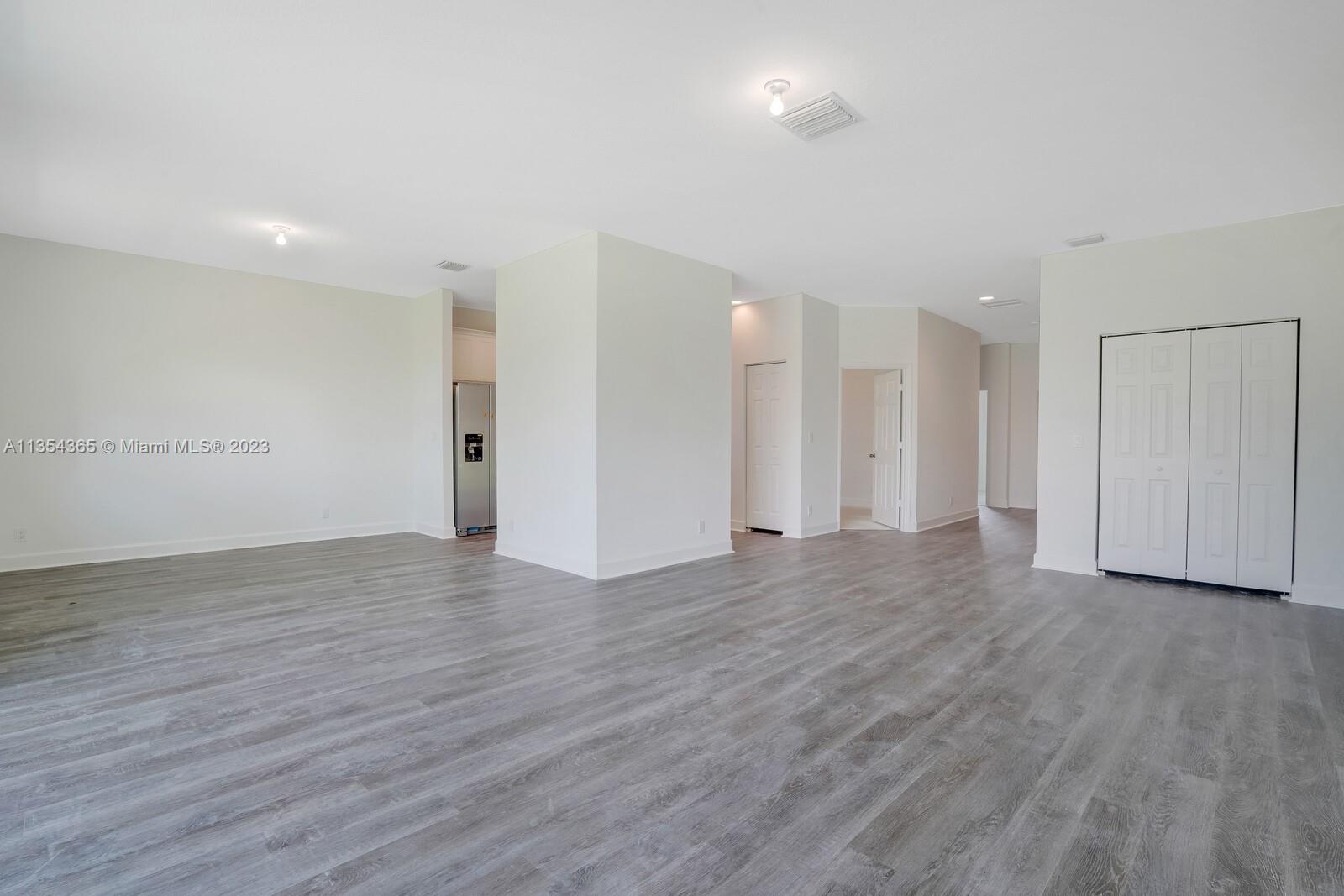WORTHMORE PARK - Residential