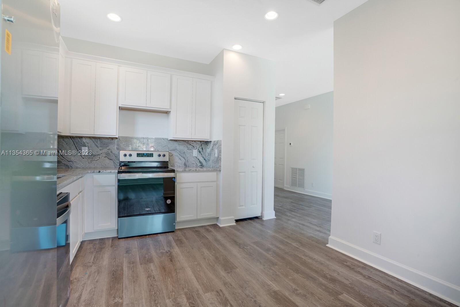 WORTHMORE PARK - Residential