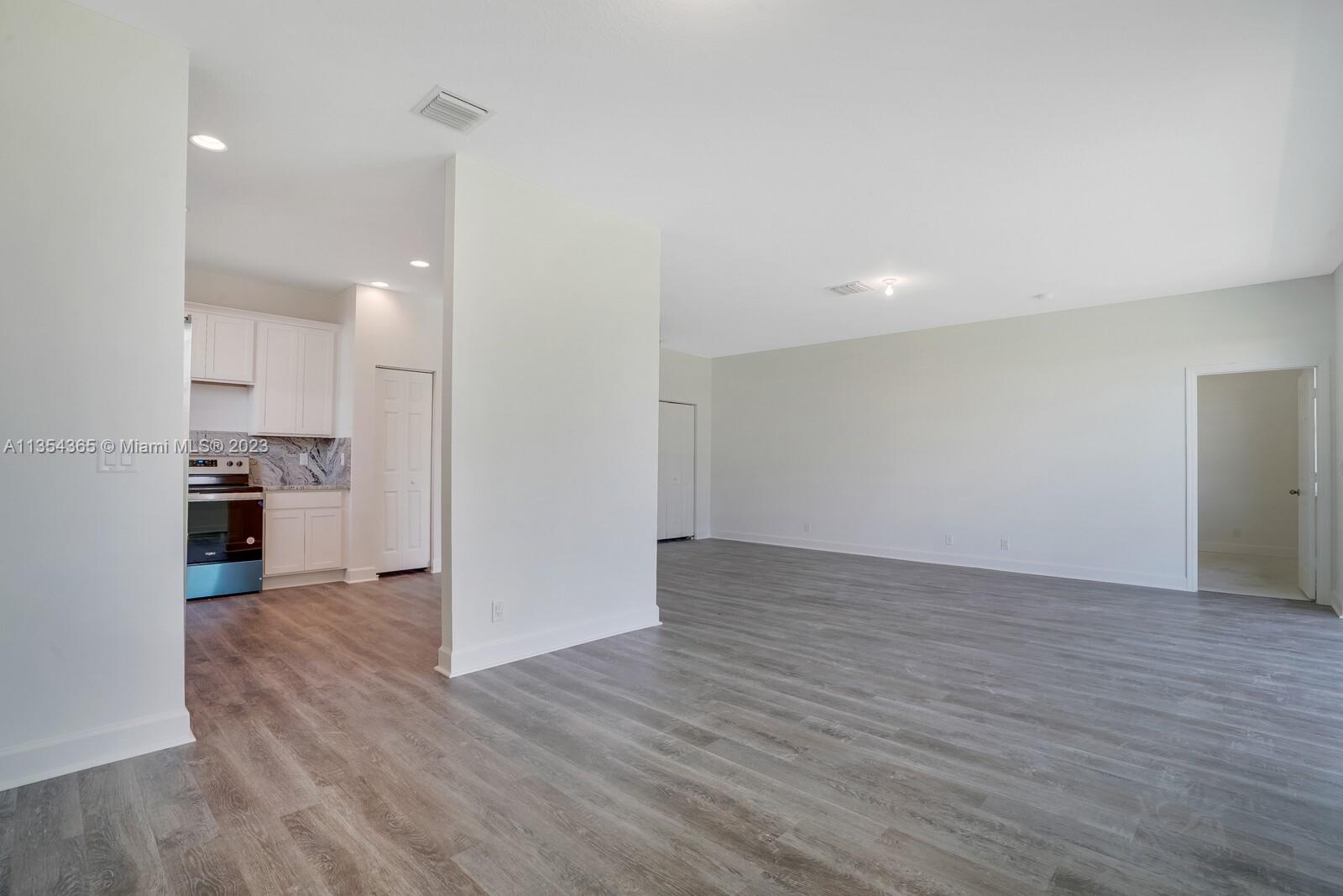 WORTHMORE PARK - Residential