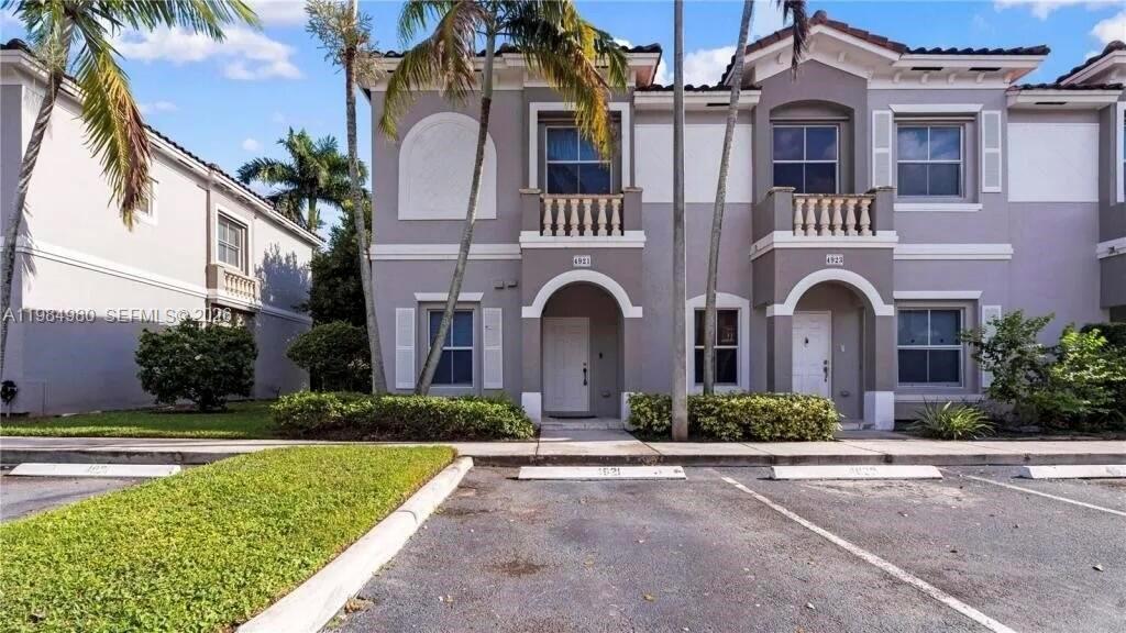 LAS TERRAZAS AT VIZCAYA C - Residential