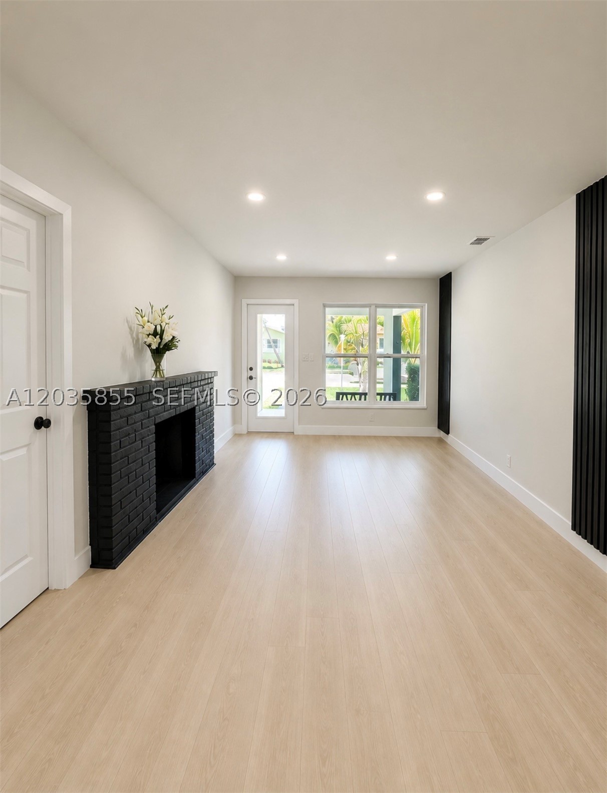 HOLLYWOOD TERRACE AMEN PL - Residential