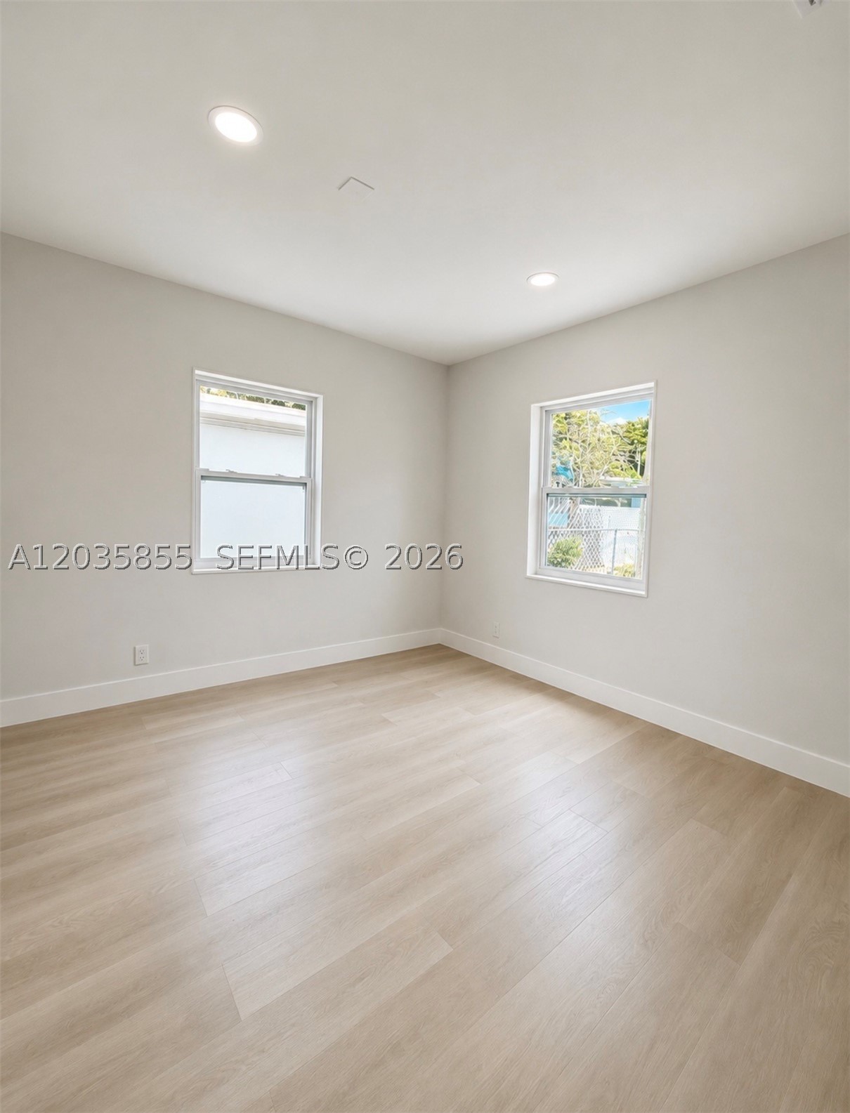 HOLLYWOOD TERRACE AMEN PL - Residential