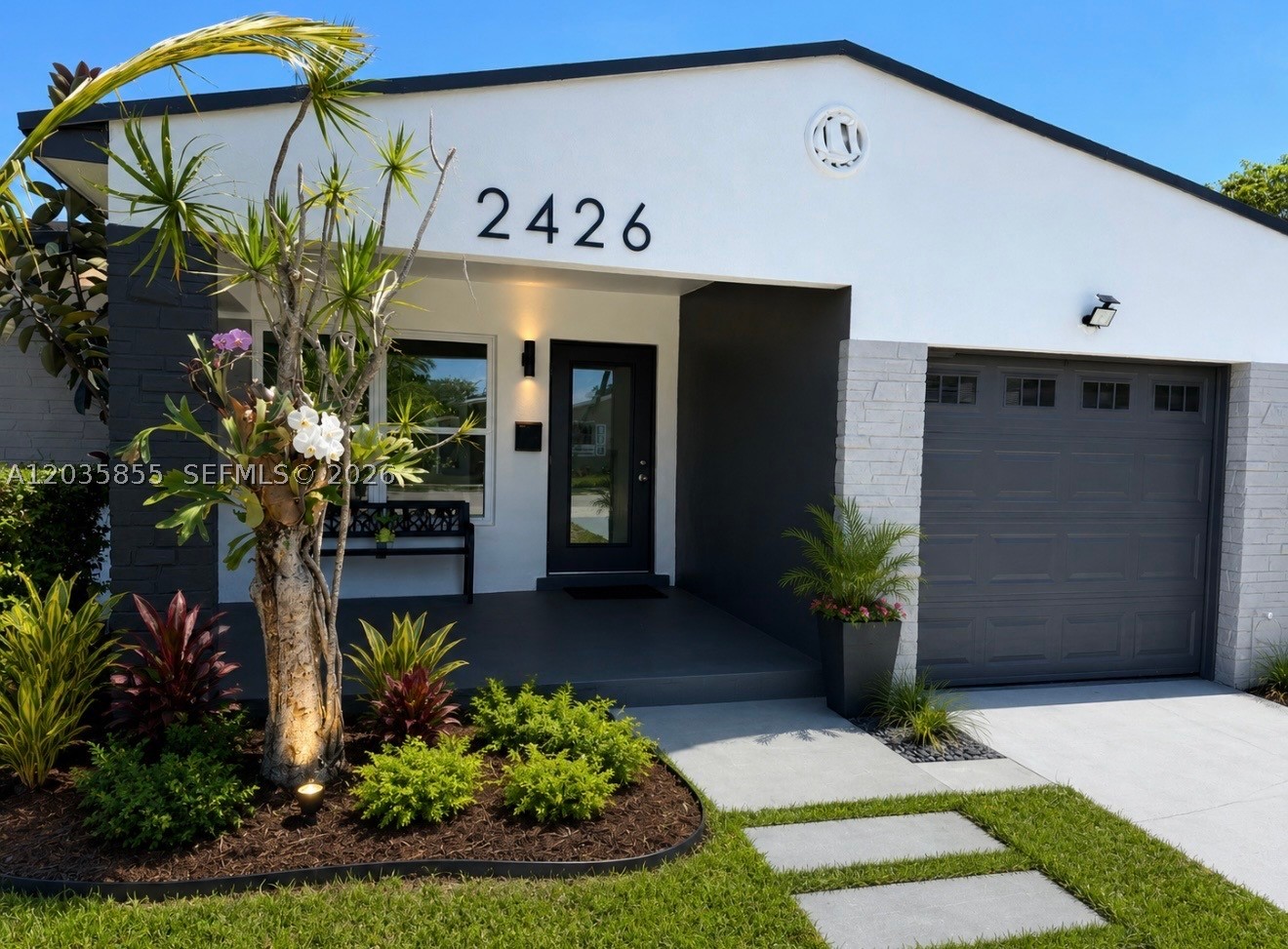 HOLLYWOOD TERRACE AMEN PL - Residential