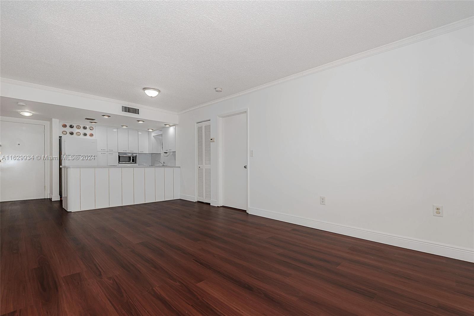 WESTCHESTER POINT CONDO - Residential Lease