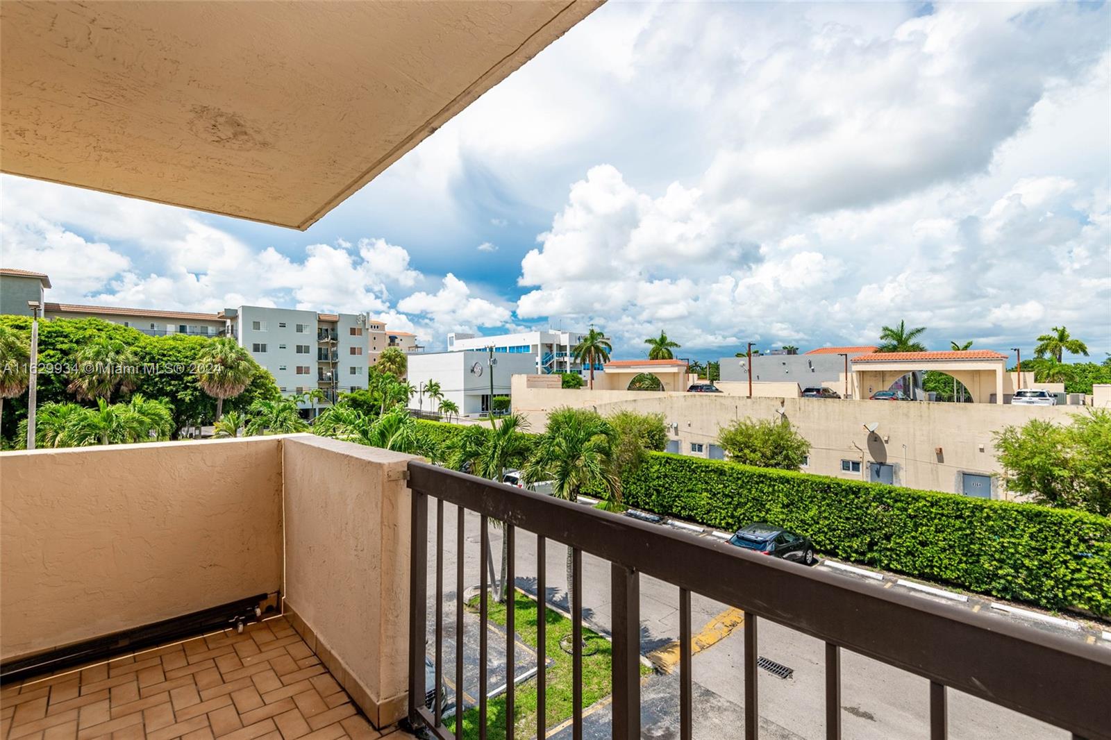 WESTCHESTER POINT CONDO - Residential Lease