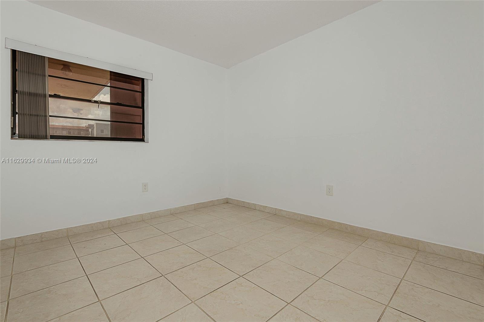 WESTCHESTER POINT CONDO - Residential Lease
