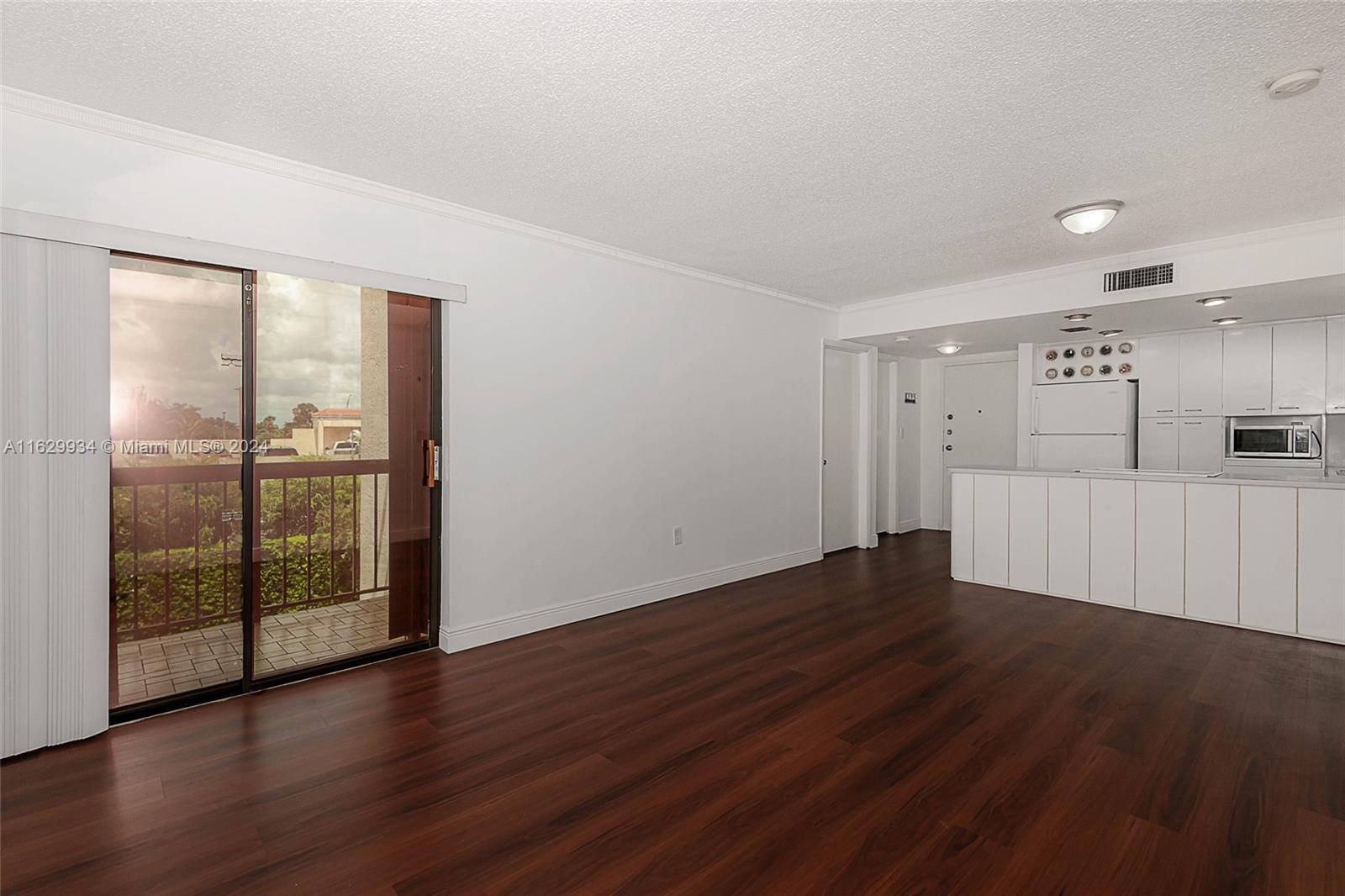 WESTCHESTER POINT CONDO - Residential Lease